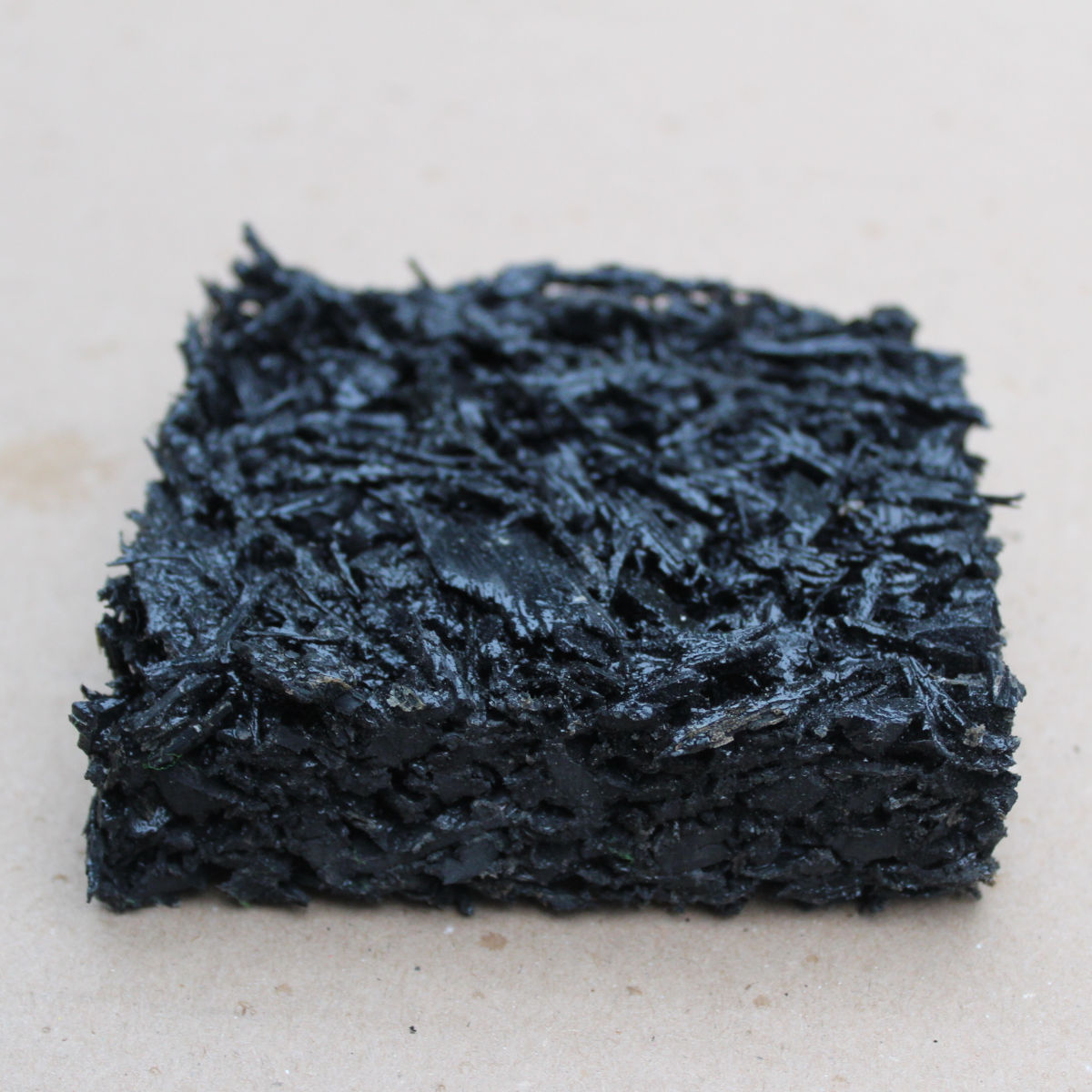 Tough Resin Coated Black Rubber Mulch 20kg (not coloured)
